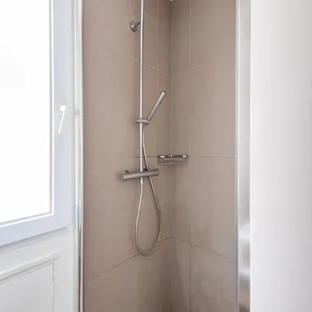 Enchanting 1bd Apartmenteiffel Tower River Banks París